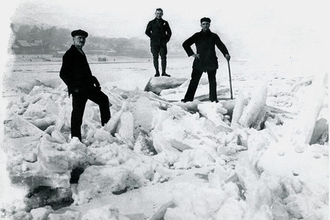 Eisgang auf dem Rhein bei Weisenau um 1929