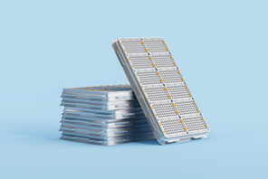 Ein Lithium Ionen Akku auf blauem Hintergrund © AdobeStock ImageFlow
