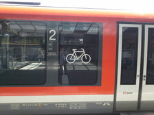 Zug der DB mit Fahrradmitnahmemöglichkeit
