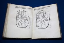 Bildergalerie Gutenberg-Museum "Buchgeschichte" Buch über die Handlesekunst (Augsburg 1519). Schicksal, Gesundheit, Charakter: In der Antike und im Mittelalter galt die „Handlesekunst“ als geschätzte Geheimwissenschaft, um die Bestimmung eines Menschen zu ergründen (Augsburg 1519).