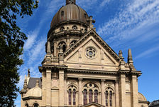 Bildergalerie Christuskirche Christuskirche Die Christuskirche von außen vor blauem Himmel