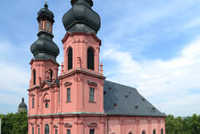 Bildergalerie St. Peter St. Peter Peterskirche in Mainz vor blauem Himmel